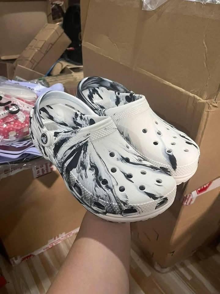 Crocs Pallets for sale - Image 2